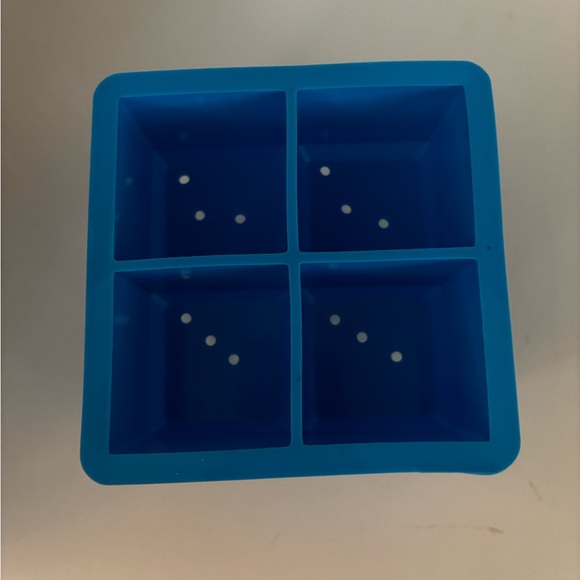 [NWT] Clear Ice Cube Maker - Picture 5 of 9